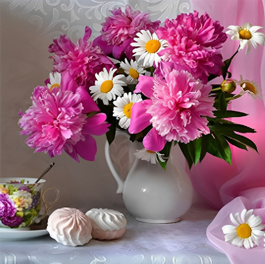 Pioenrozen en Madeliefjes in een Witte Vaas als Teder Decor Diamond Painting