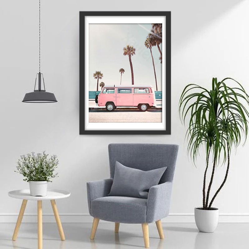 Roze Volkswagen-voertuig bij Palmen aan de Zee Diamond Painting