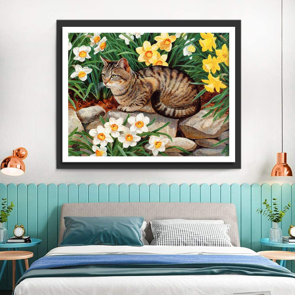 Tabby Kat Rustend tussen de Bloemen Diamond Painting