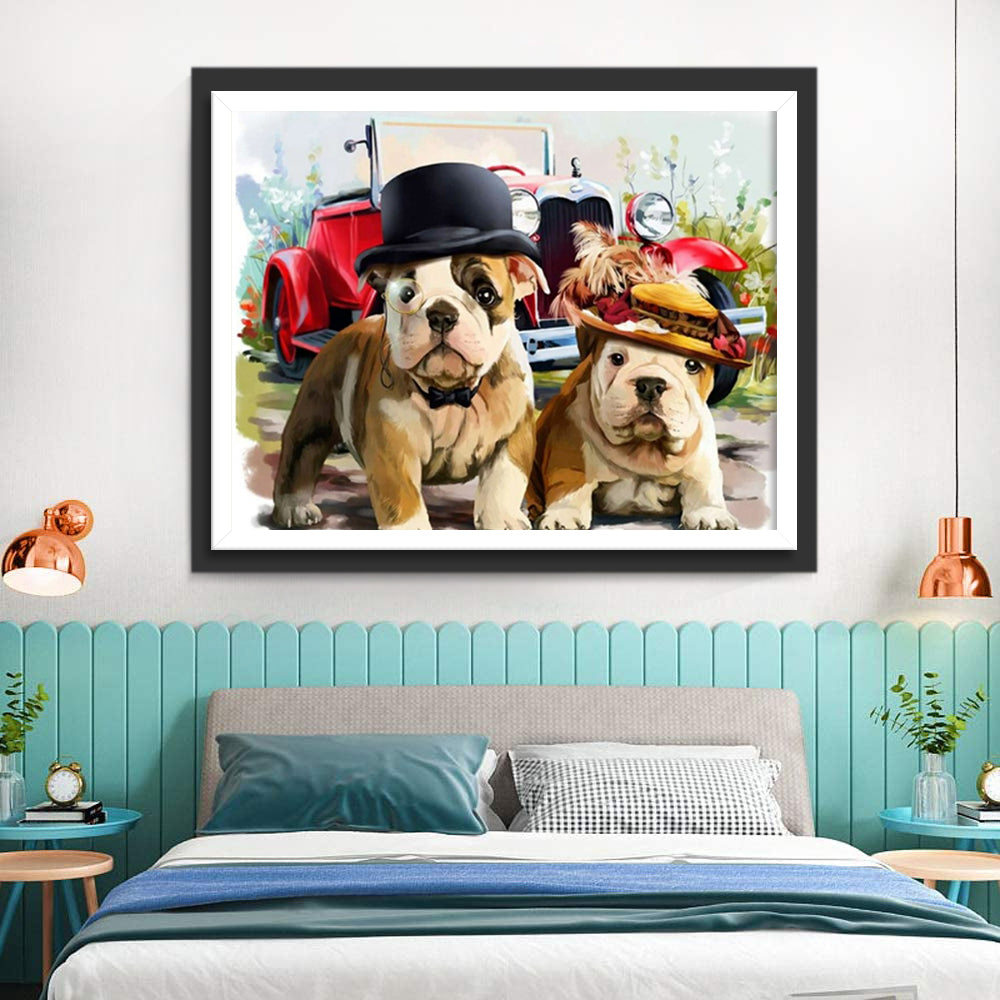 Twee Bulldogs voor een Rode Auto Diamond Painting