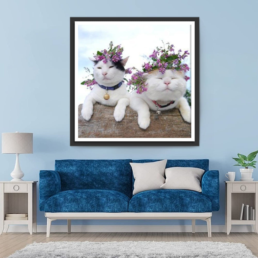 Twee Katten met Paarse Bloemen op hun Hoofd Diamond Painting
