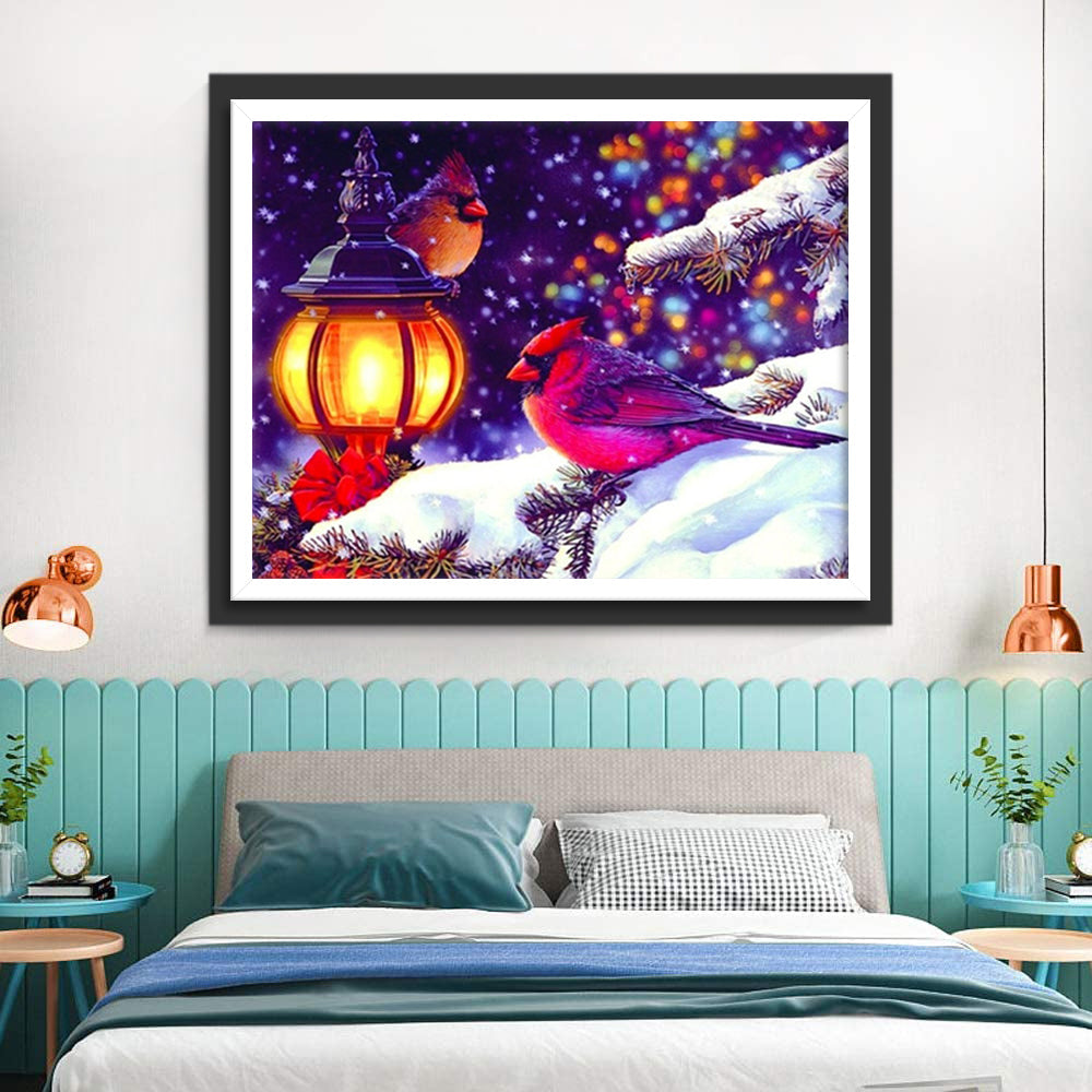 Twee Vogels bij een Straatlantaarn op een Besneeuwde Dag Diamond Painting