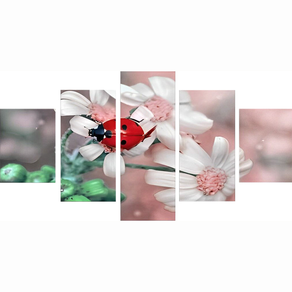 Verfrissende Lieveheersbeestje tussen Bloesems 5 Platen Diamond Painting