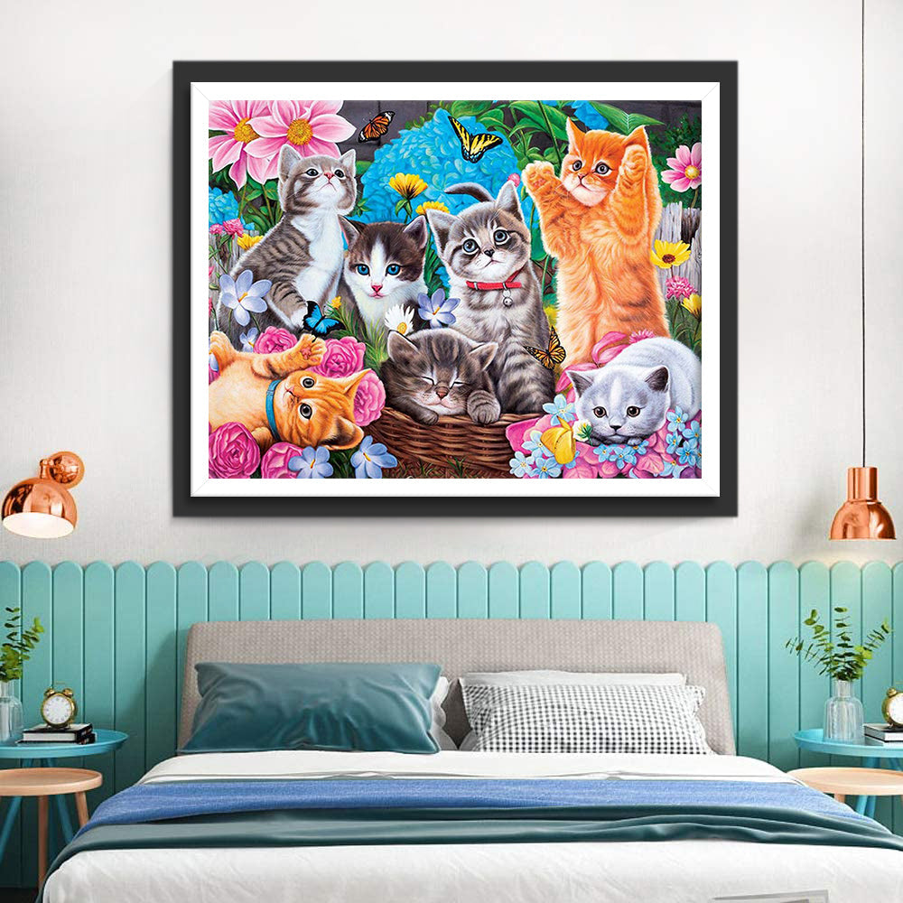 Vrolijke Kittengroep in een Kleurrijke Bloementuin Diamond Painting