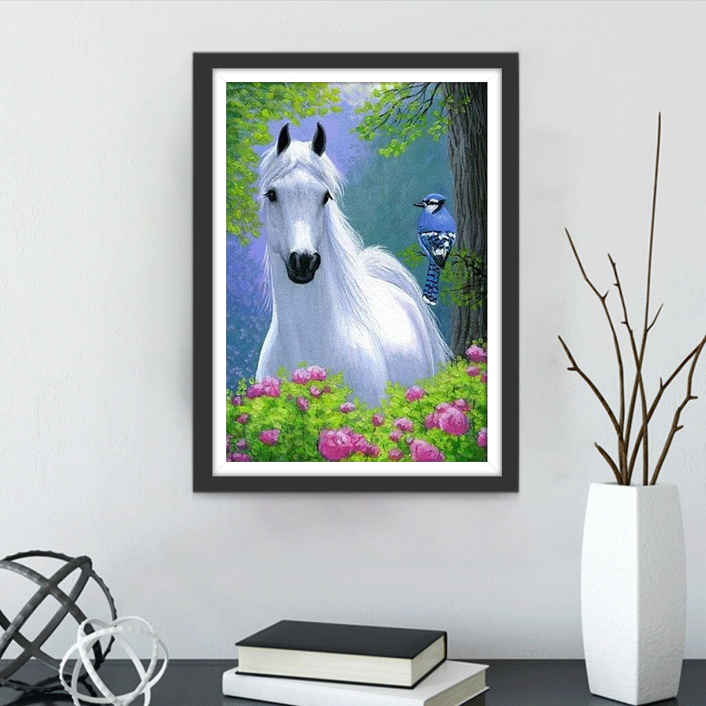 Wit Paard en een Blauwe Vogel in het Bos Diamond Painting