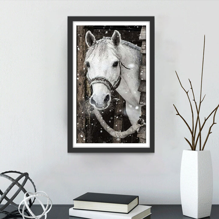 Wit Paard op een Besneeuwde Dag Diamond Painting