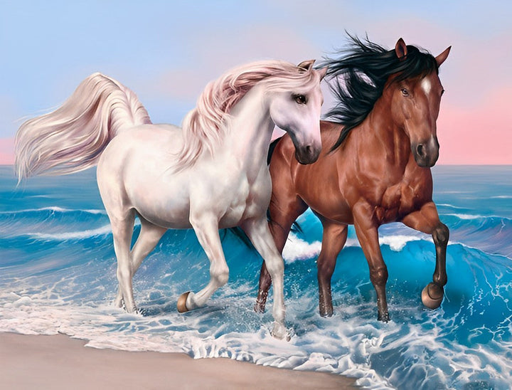 Witte en BruinePaarden Rennen op het Strand Diamond Painting