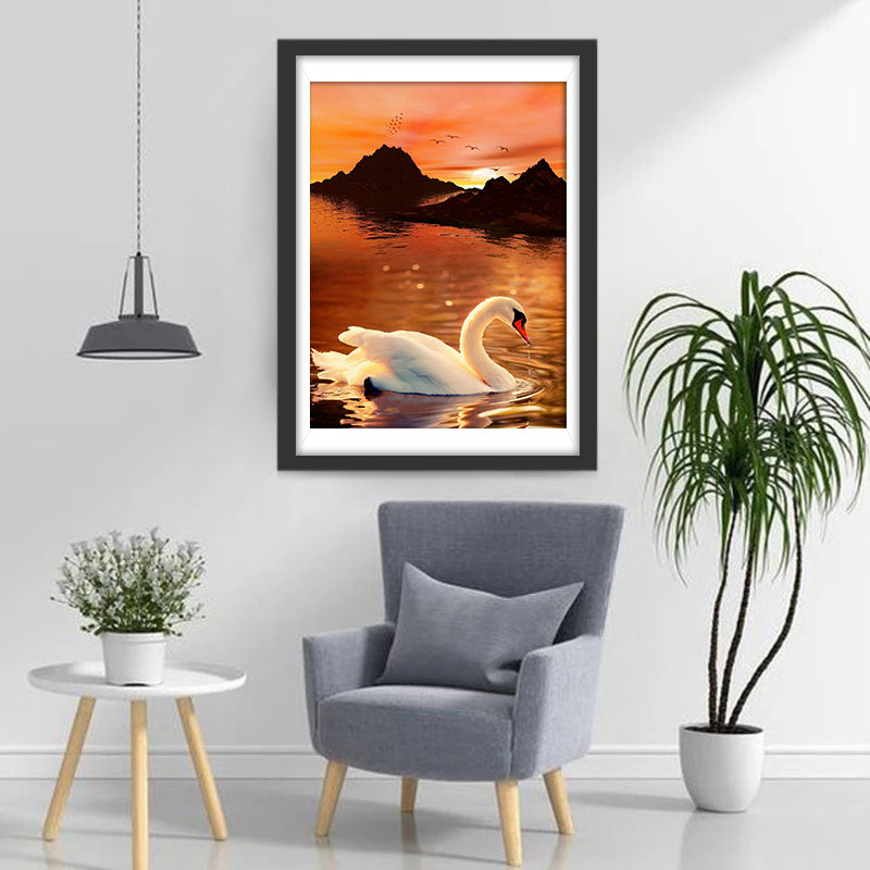 Witte Zwaan in een Meer in de Avondzon Diamond Painting