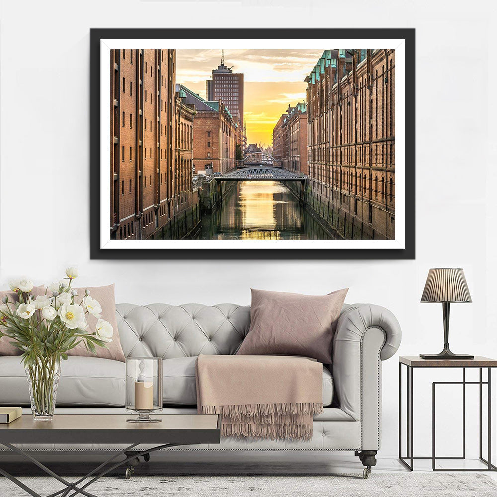 Zonsondergangkleuren Weerspiegeld in de Stedelijke Gracht Diamond Painting